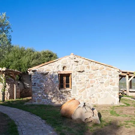 Appartement Superbe Bergerie En Pierre Vue Mer Et Montagne Sur Les Hauteurs De St Lucie De Porto-vecchio Zonza